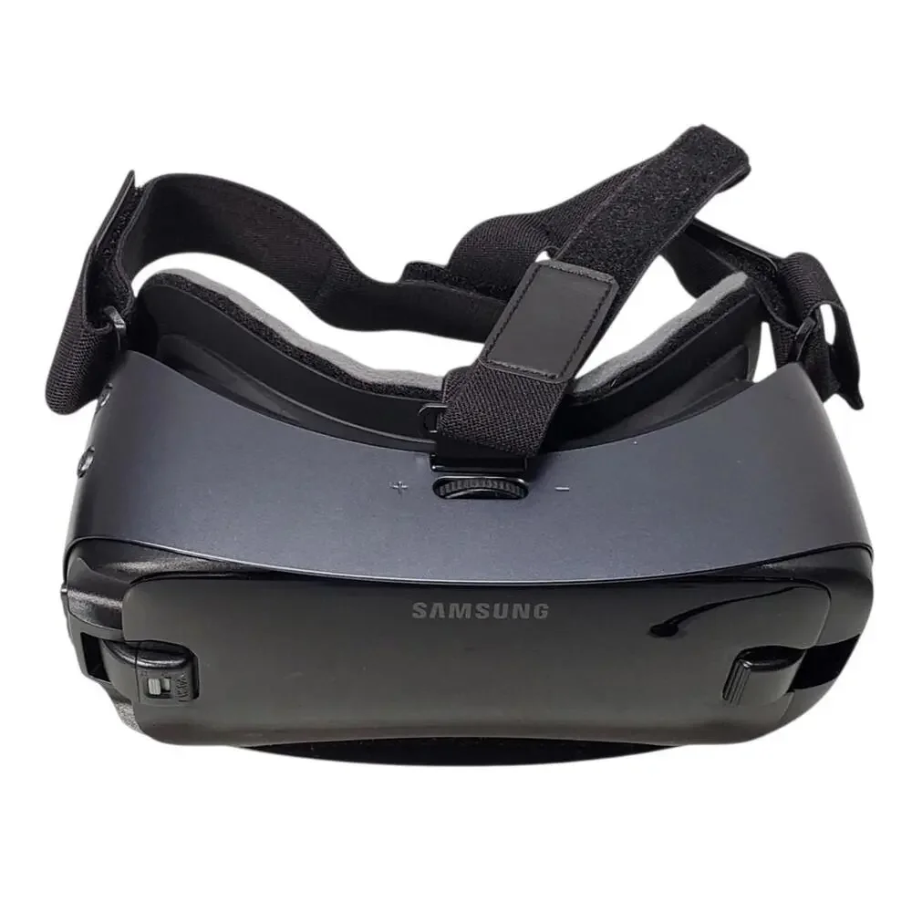 Samsung Gear VR with Controller Powered by Oculus with Original Box SM-R324